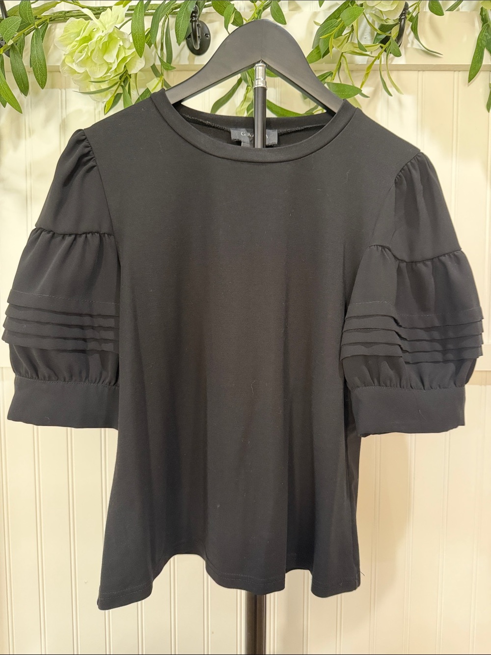 #983 GRACIA Black Puff Sleeve w Pleats Blouse